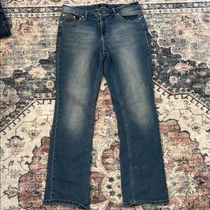 Women’s Earl Slim Blue Bootcut Jeans with Vintage Wash